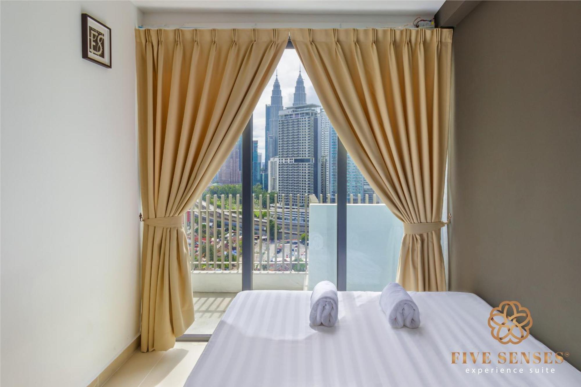 The Colony & Luxe, Klcc By Five Senses Apartment Kuala Lumpur Room photo