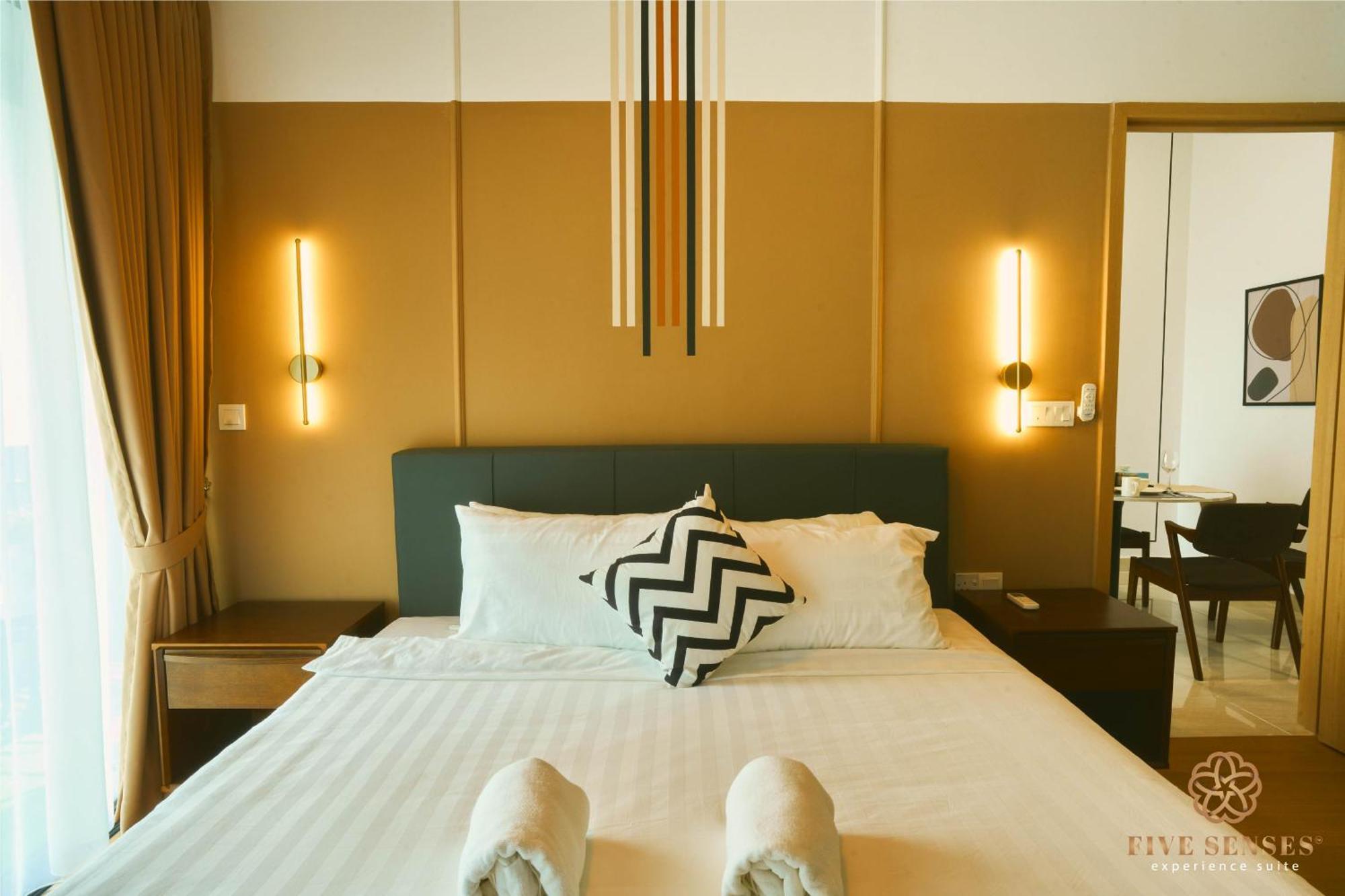 The Colony & Luxe, Klcc By Five Senses Apartment Kuala Lumpur Room photo